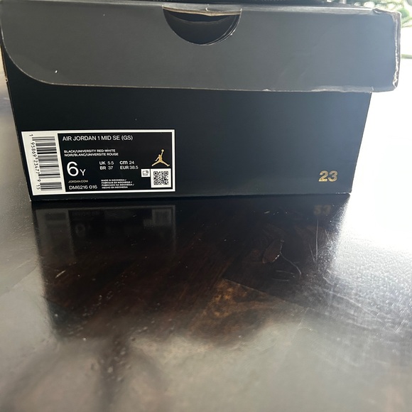 Elephant Air Jordan 1 MID SE - Picture 3 of 3